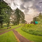 Acorn Glade Glamping *