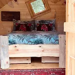 Acorn Glade Glamping 롯지 요크