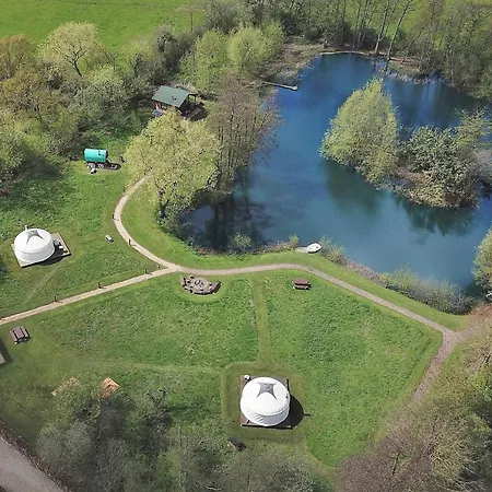 Lodge Acorn Glade Glamping *