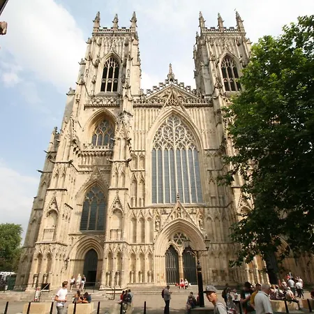 Acorn Glade Glamping * York