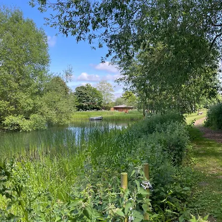 Acorn Glade Glamping Lodge *