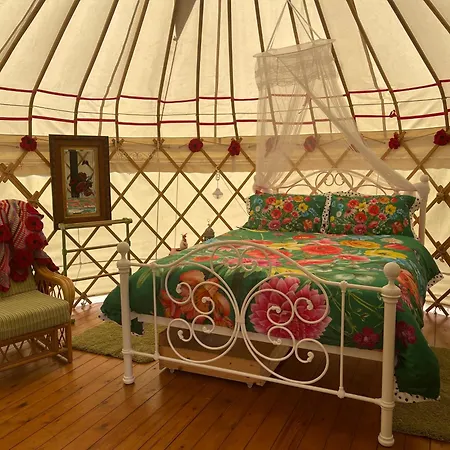 Lodge Acorn Glade Glamping *