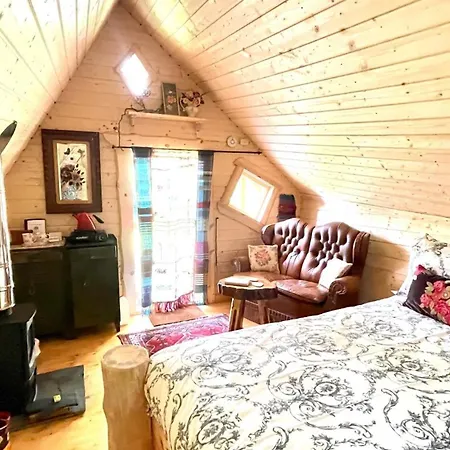Lodge Acorn Glade Glamping