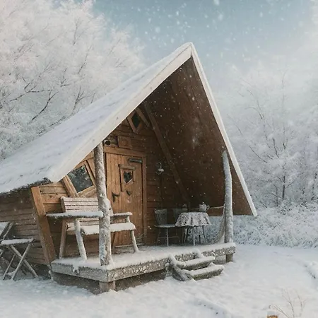 Chata Acorn Glade Glamping *