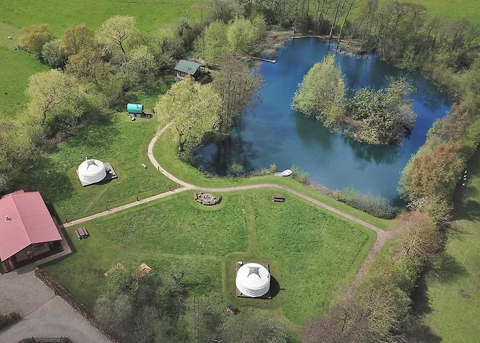 Lodge Acorn Glade Glamping *