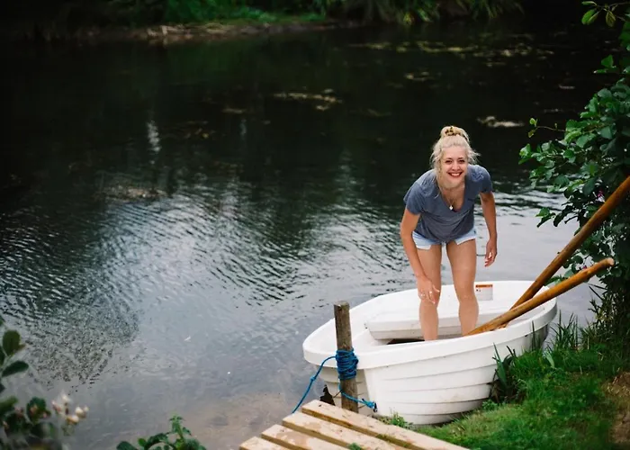 Acorn Glade Glamping Jaktstuga *