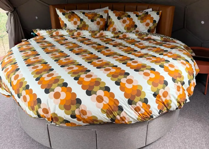 Acorn Glade Glamping Lodge