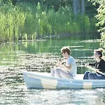 Acorn Glade Glamping