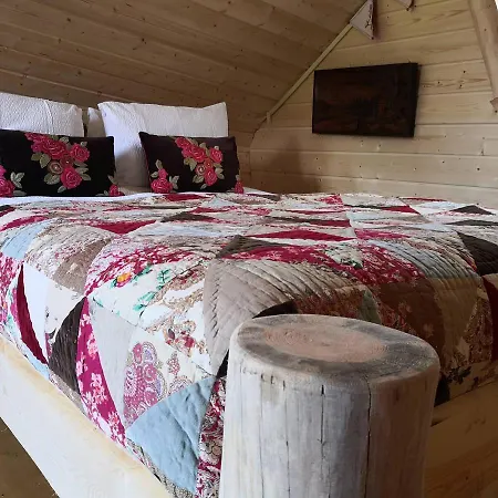 Acorn Glade Glamping Chata *