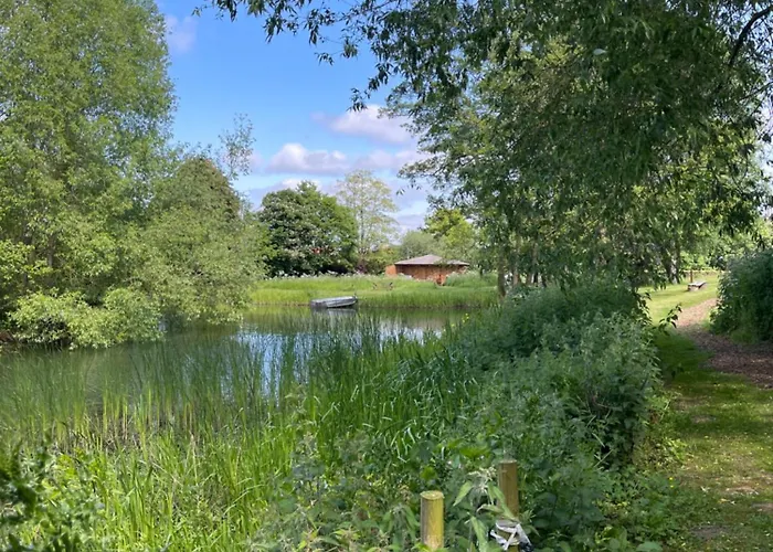 Acorn Glade Glamping Lodge *