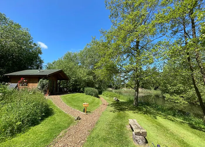 Lodge Acorn Glade Glamping *