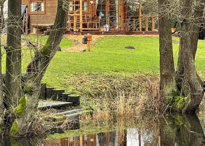 Acorn Glade Glamping Lodge *