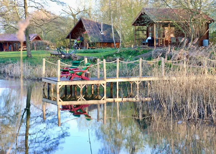 Lodge Acorn Glade Glamping *